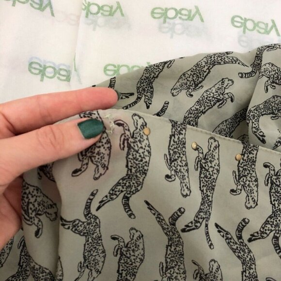 FREE with purchase over 20$ khaki animal print leopard studs chiffon scarf - Picture 4 of 5